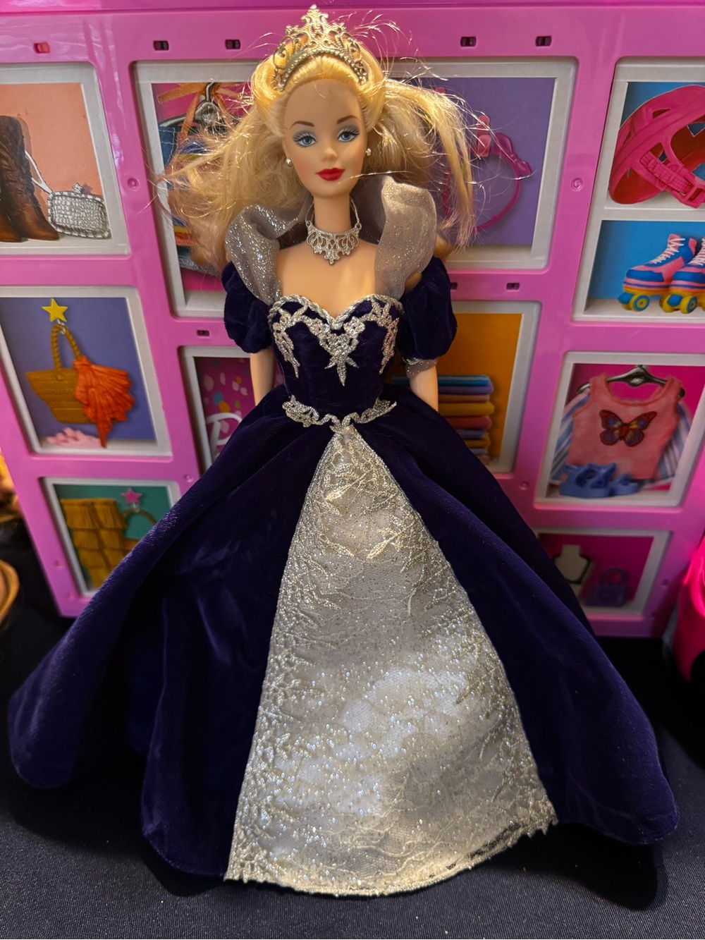 Barbie Millennium 2000 Princess  Holiday Doll 24154 Blue Dress Mattel Millie TLC